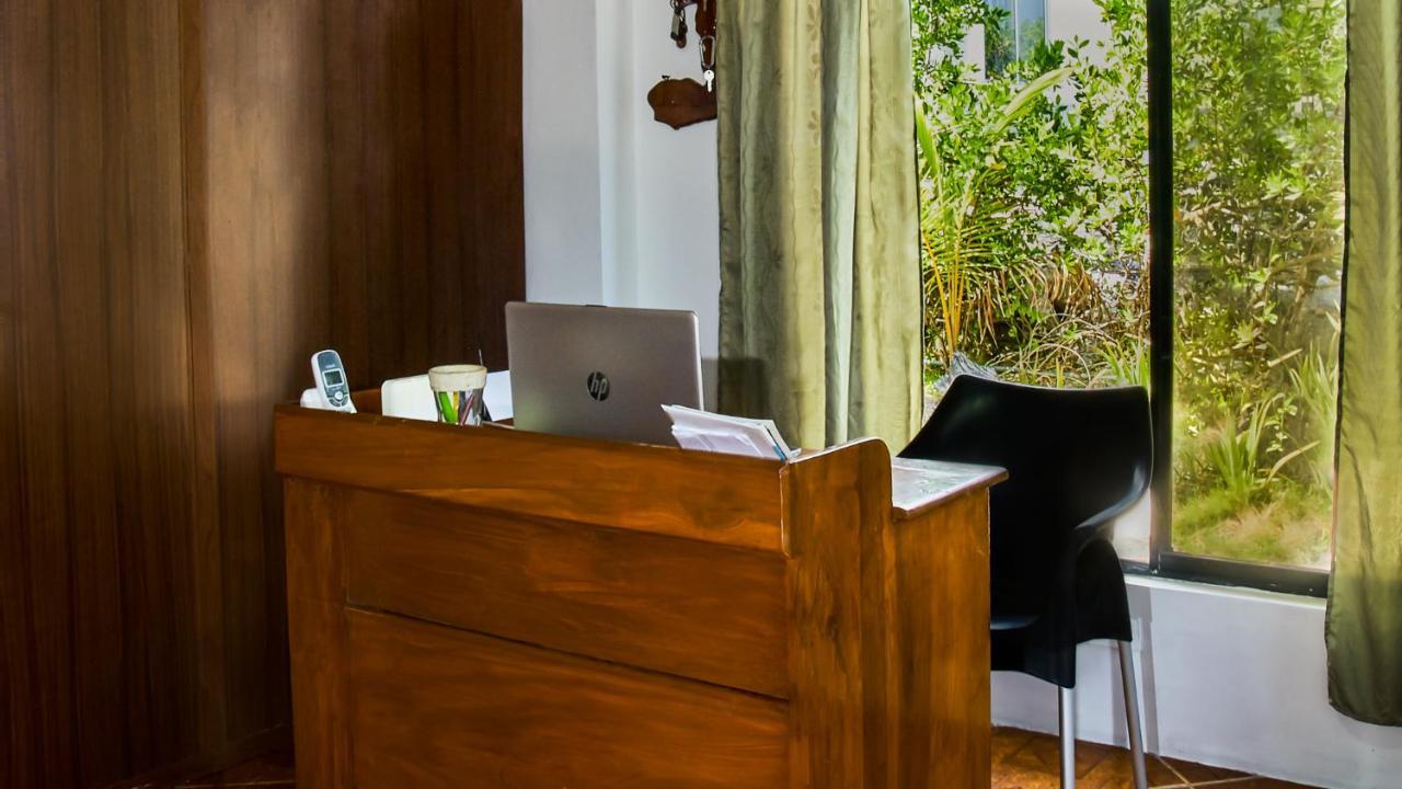 Hostal Muro De Las Lagrimas With High Speed Internet Starlink Puerto Villamil Luaran gambar