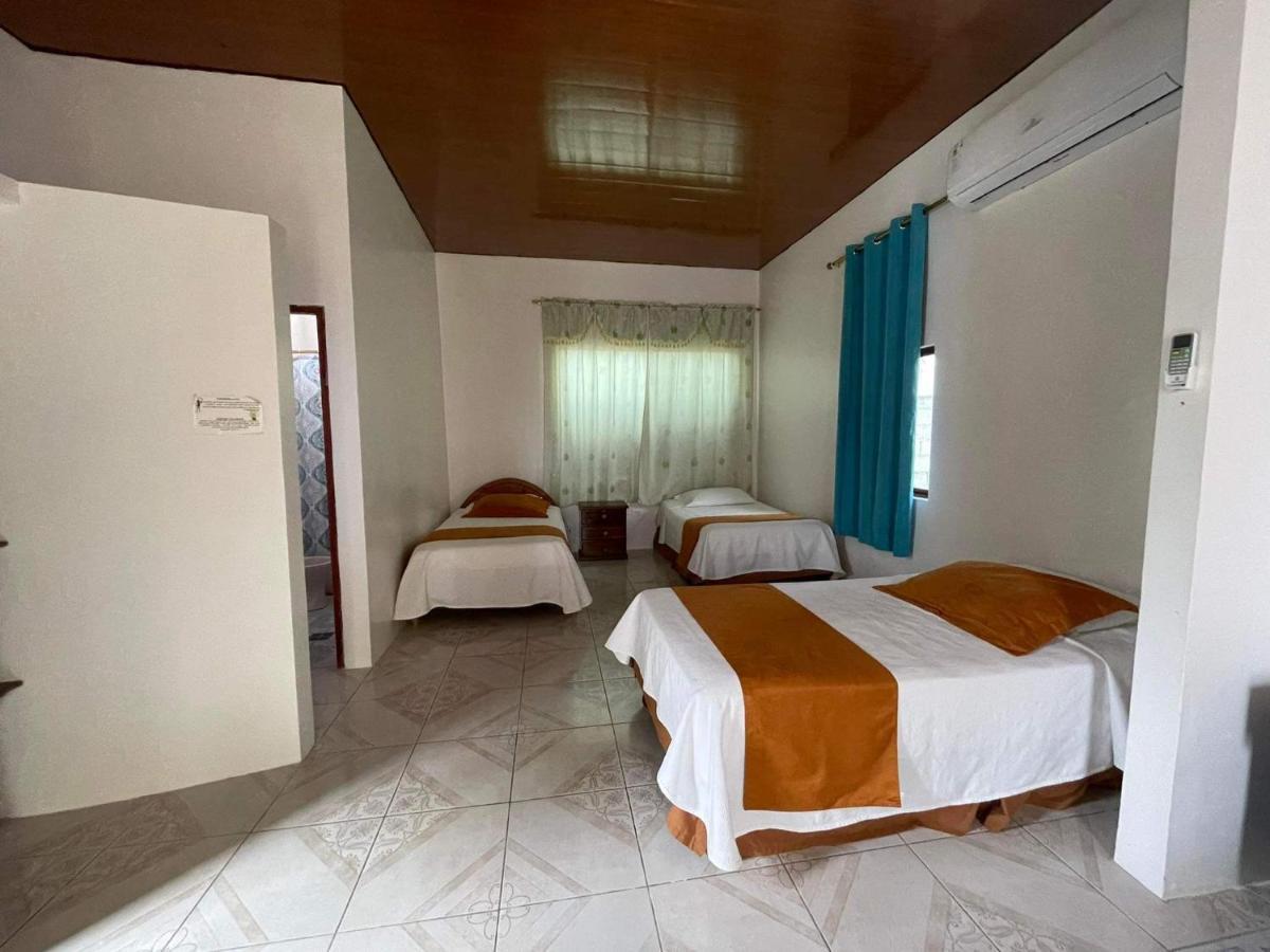Hostal Muro De Las Lagrimas With High Speed Internet Starlink Puerto Villamil Luaran gambar