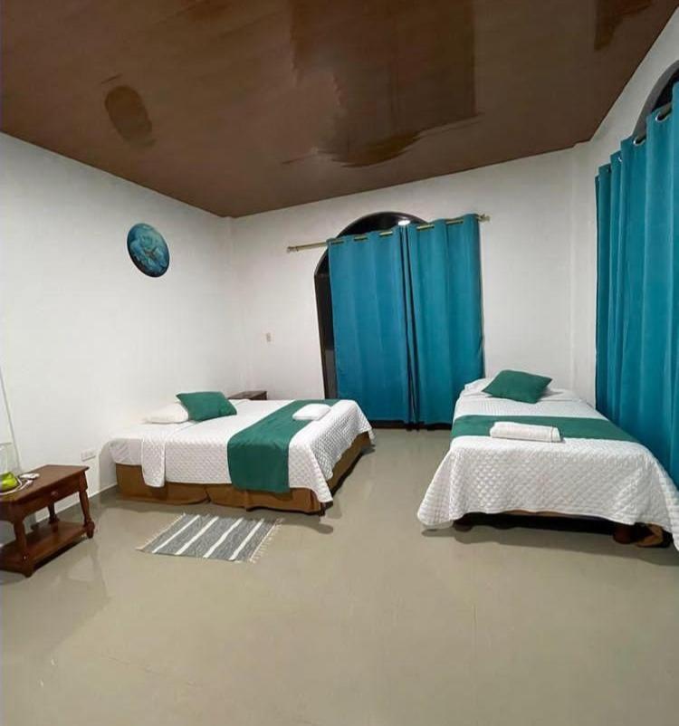 Hostal Muro De Las Lagrimas With High Speed Internet Starlink Puerto Villamil Luaran gambar