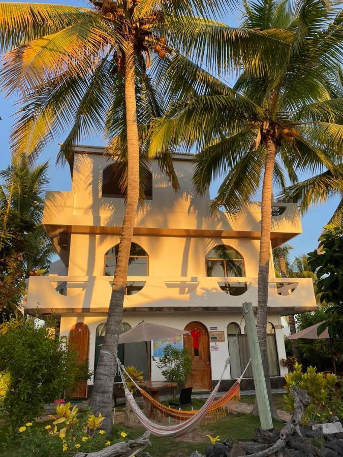 Hostal Muro De Las Lagrimas With High Speed Internet Starlink Puerto Villamil Luaran gambar