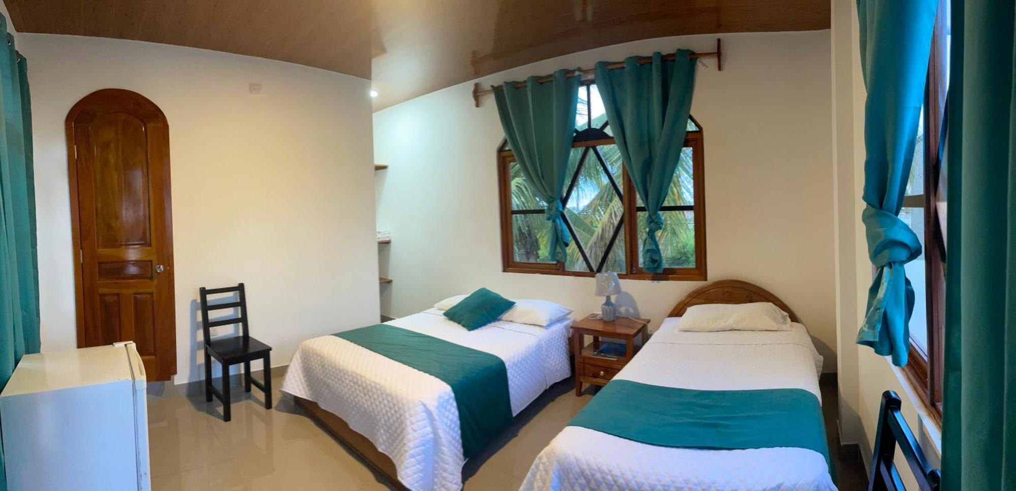 Hostal Muro De Las Lagrimas With High Speed Internet Starlink Puerto Villamil Luaran gambar