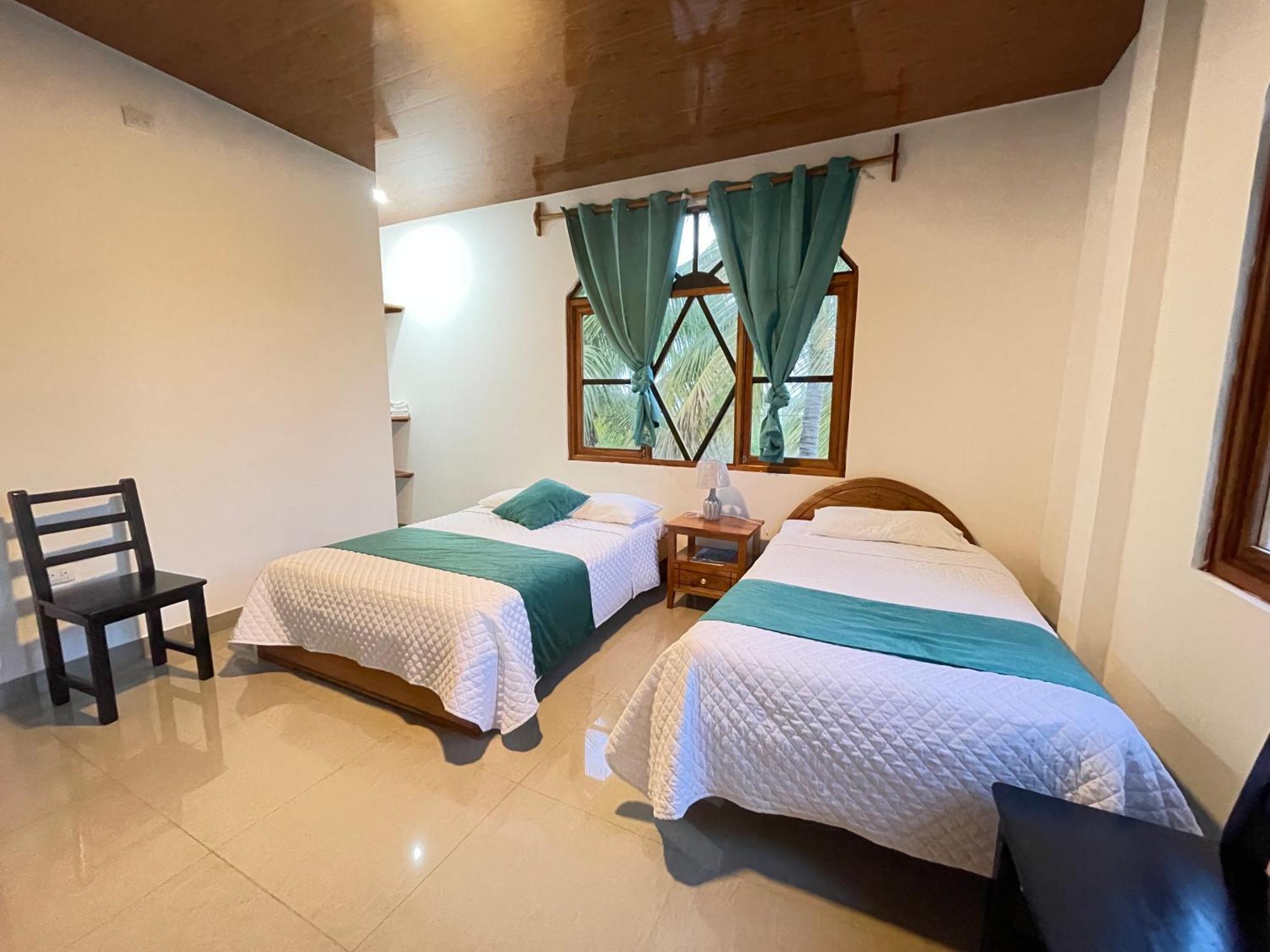 Hostal Muro De Las Lagrimas With High Speed Internet Starlink Puerto Villamil Luaran gambar