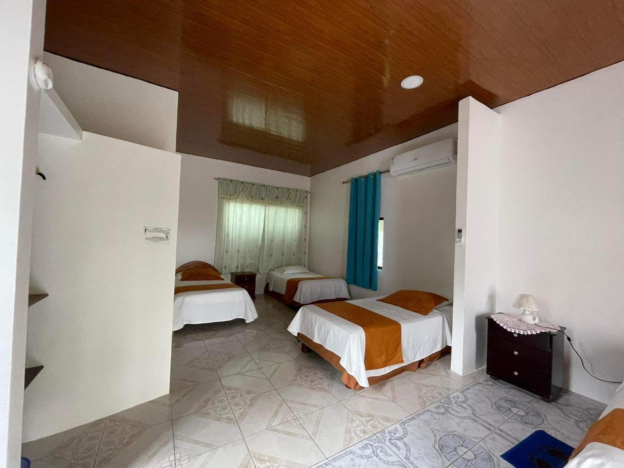 Hostal Muro De Las Lagrimas With High Speed Internet Starlink Puerto Villamil Luaran gambar