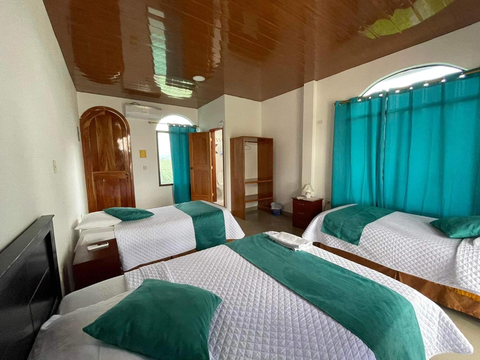 Hostal Muro De Las Lagrimas With High Speed Internet Starlink Puerto Villamil Luaran gambar