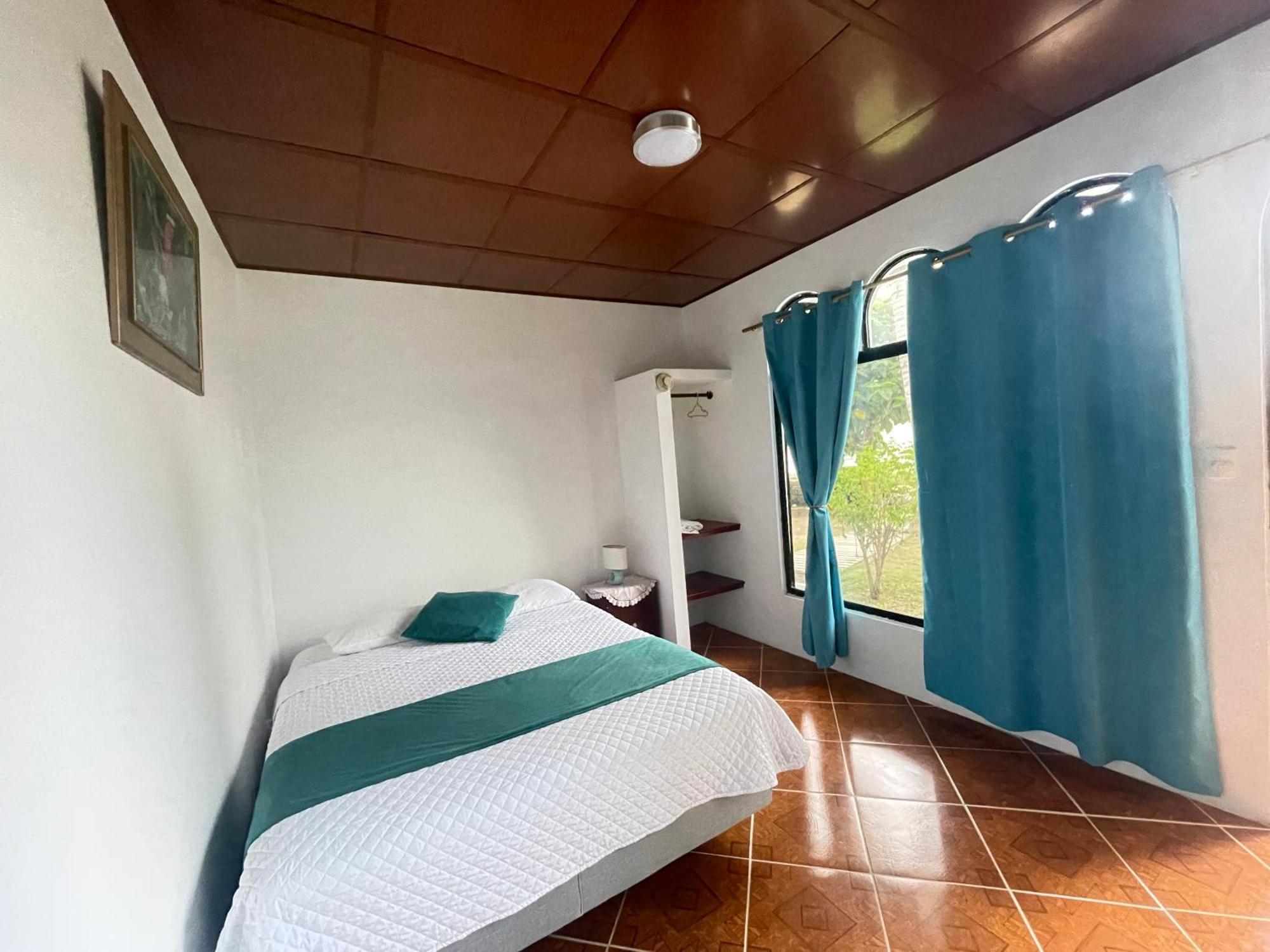 Hostal Muro De Las Lagrimas With High Speed Internet Starlink Puerto Villamil Luaran gambar